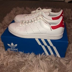ADDIAS STAN SMITH RED & WHITE size 8